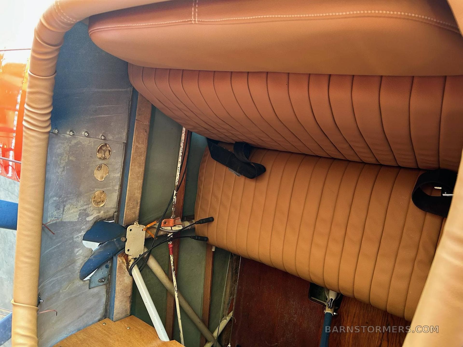 CUSTOM VINTAGE UPHOLSTERY photo 4