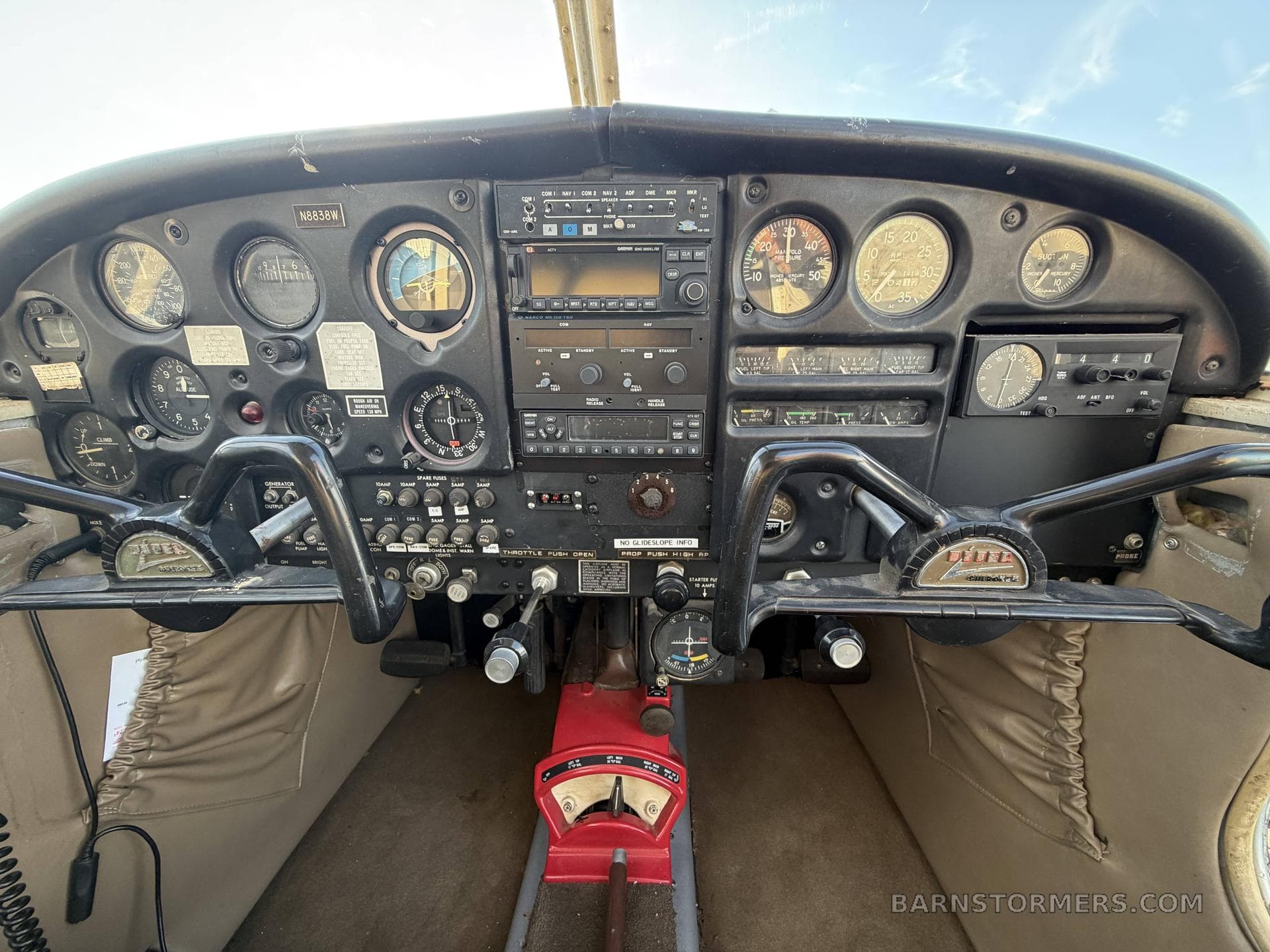 PIPER CHEROKEE 235