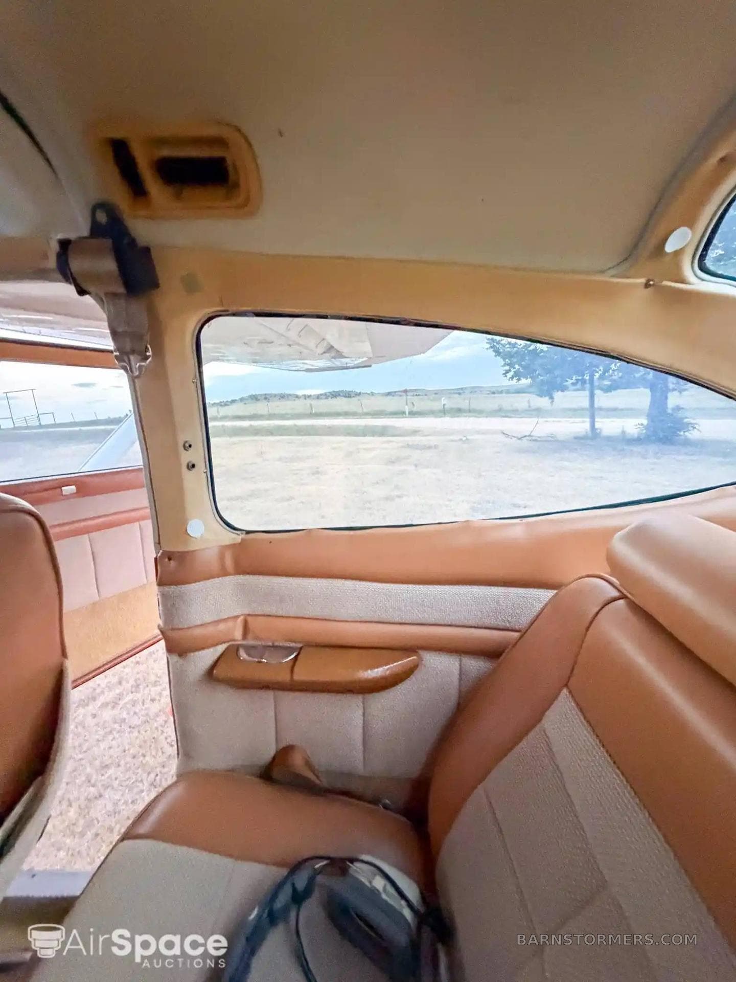 1977 CESSNA 182Q SKYLANE photo 3
