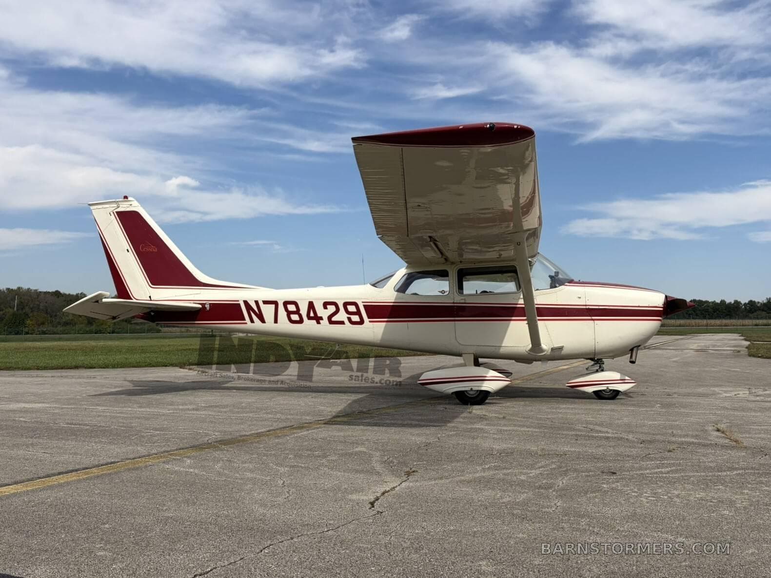 CESSNA SKYHAWK 172K photo 3