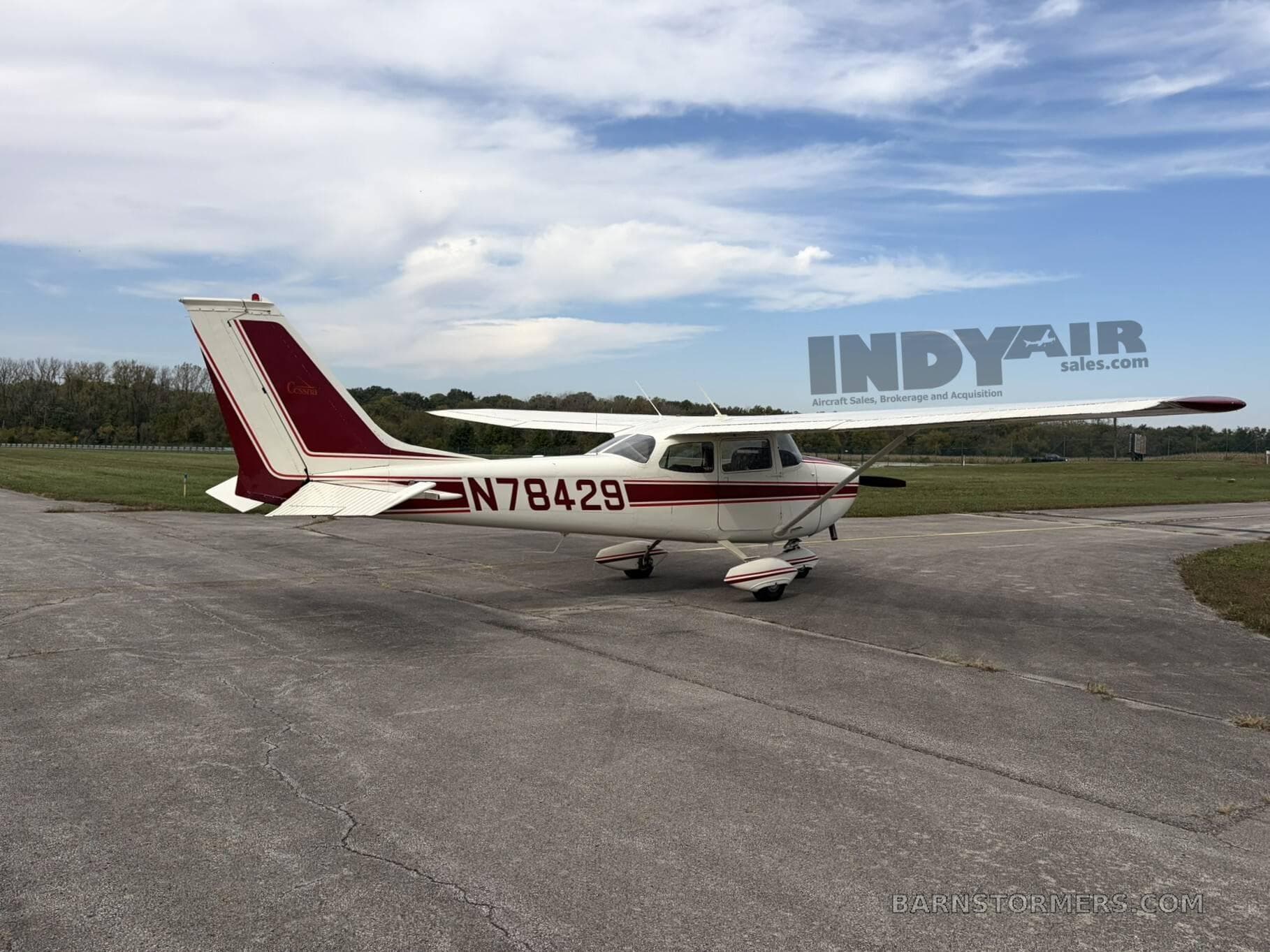 CESSNA SKYHAWK 172K photo 4