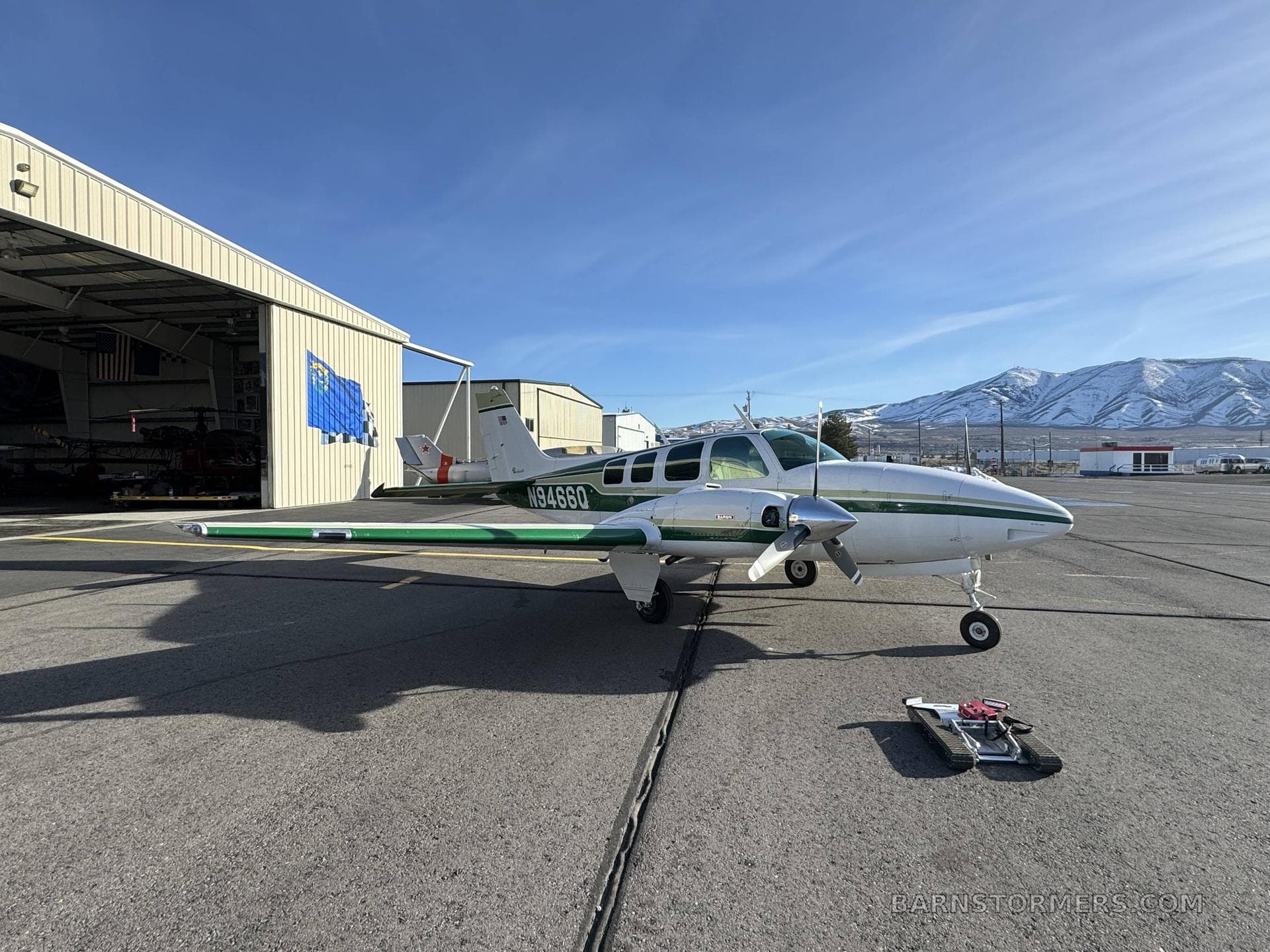 BEECHCRAFT BARON B58 1972 photo 2