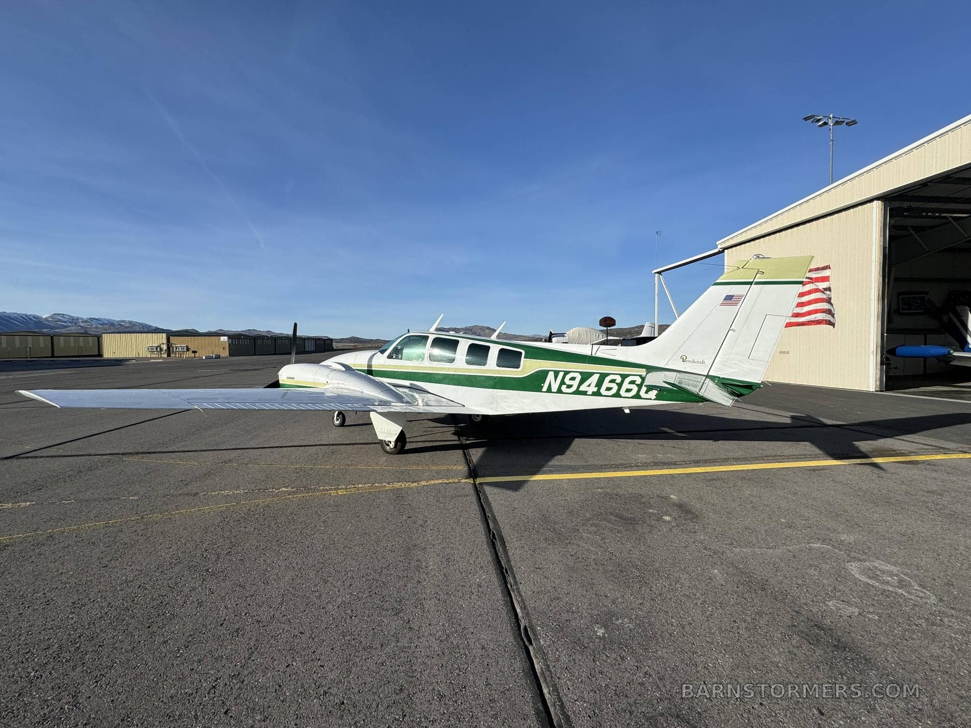 BEECHCRAFT BARON B58 1972 photo 5