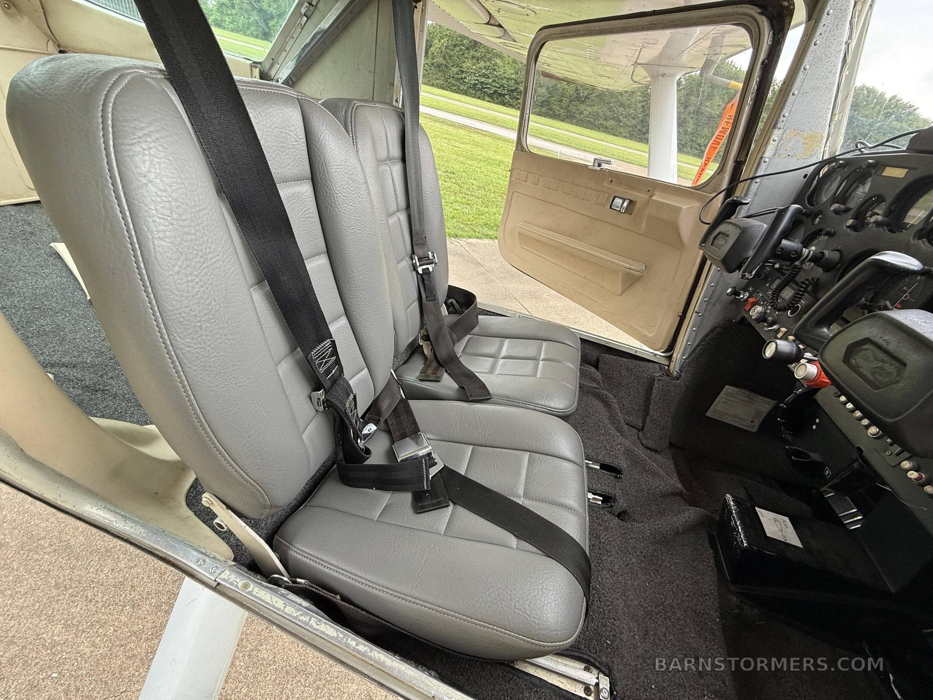 1977 CESSNA 152 photo 3
