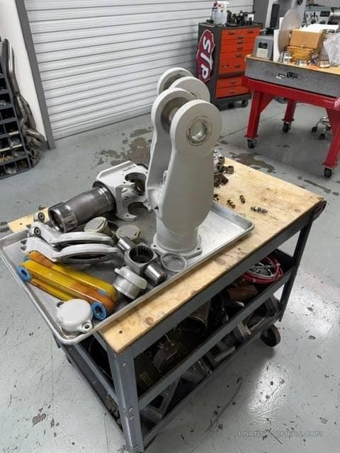 BELL 206-011-100-021 ROTORHEAD photo 4