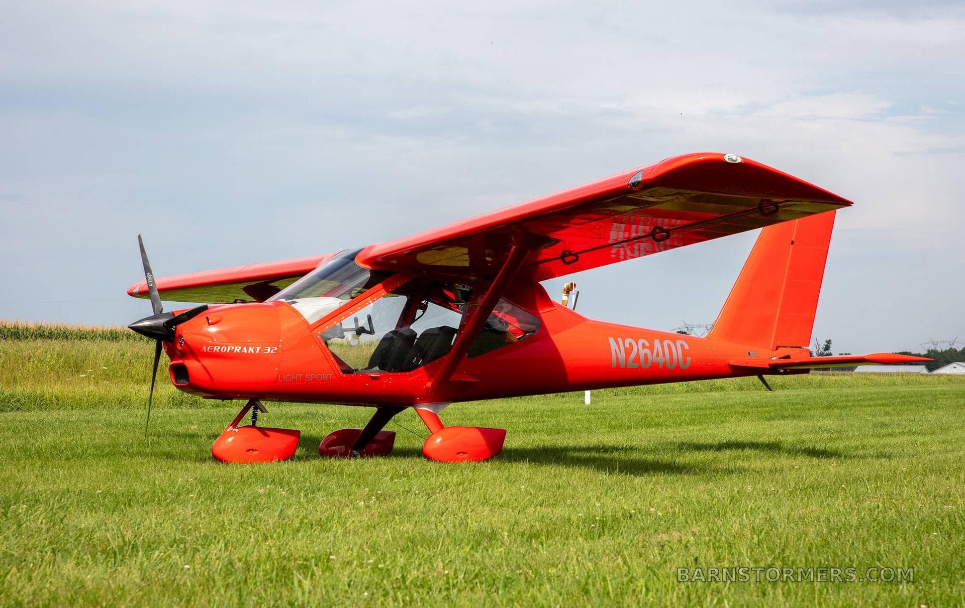 AEROPRAKT A32 photo 1
