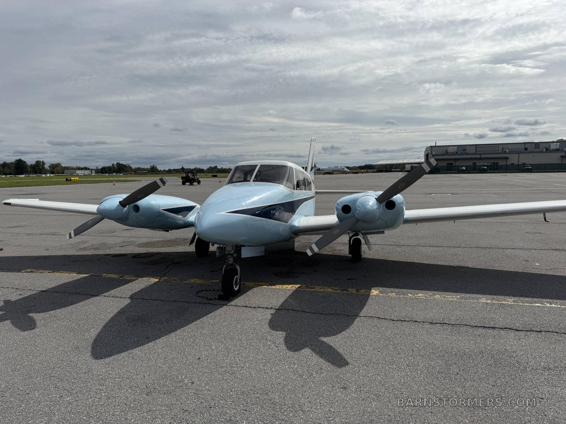 1965 PA-30 TWIN COMANCHE photo 4