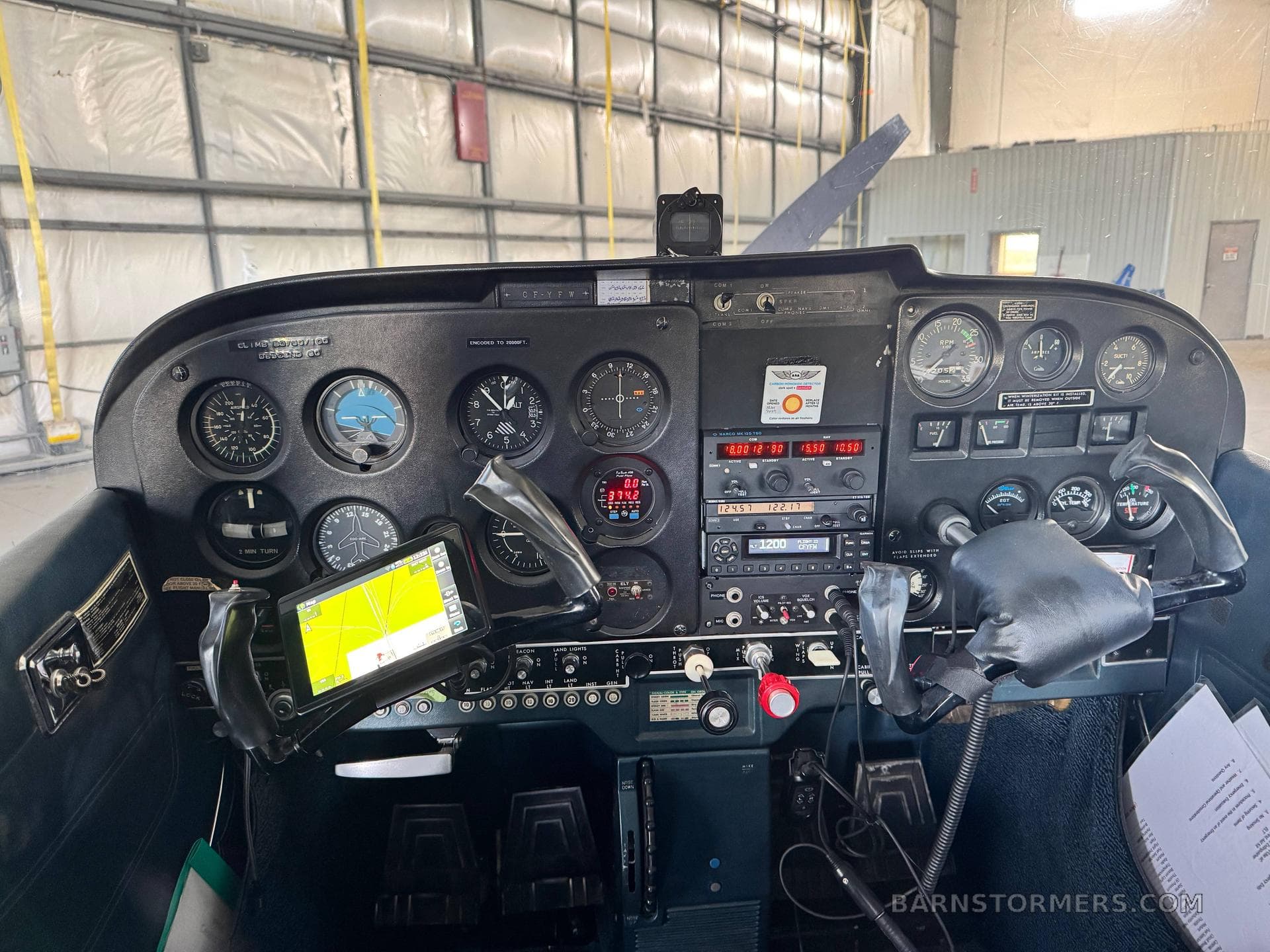 CESSNA 172K photo 3