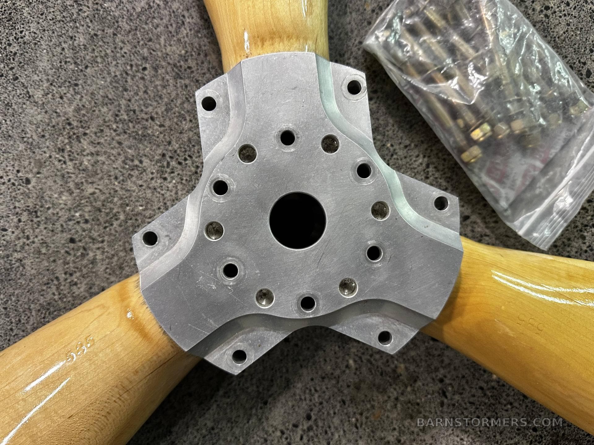 GSC TECH 3 BLADE PROP W/HUB photo 3