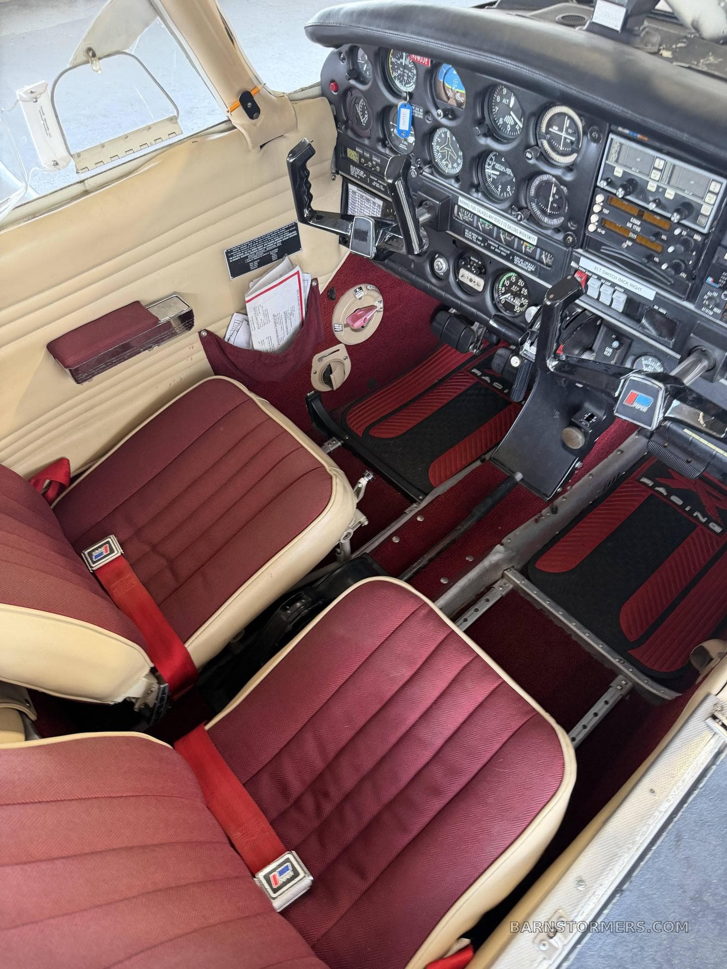 PIPER CHEROKEE 140 photo 5