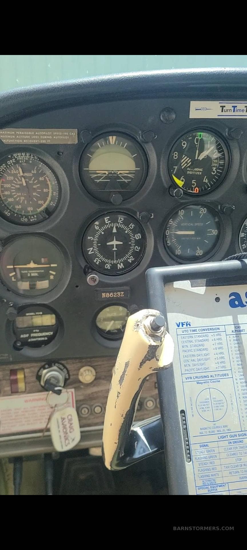 CESSNA P206C photo 2